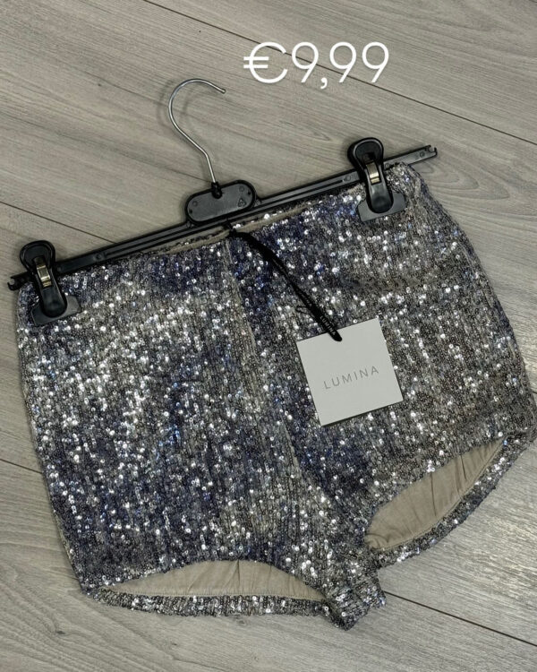 Shorts Lumina