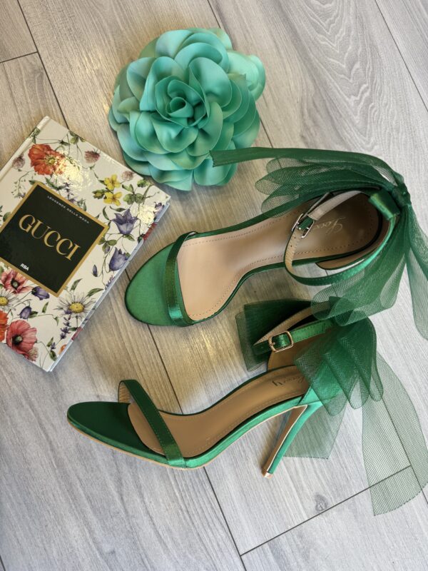 Scarpa fiocco verde